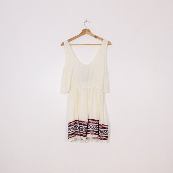 Forever 21 Cream and Red Aztec Midi Dress - Picture 6 of 6